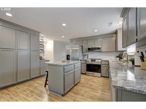 7716 NE 136th Avenue Vancouver WA 98682