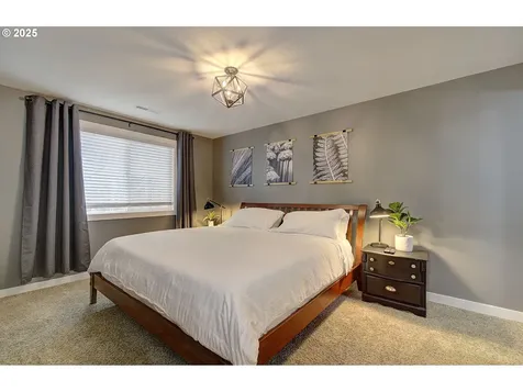 7716 NE 136th Avenue Vancouver WA 98682