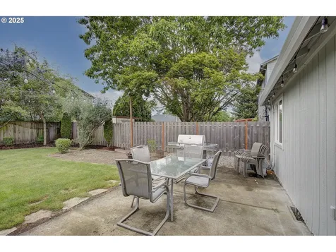 7716 NE 136th Avenue Vancouver WA 98682