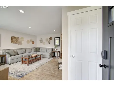 7716 NE 136th Avenue Vancouver WA 98682