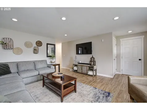 7716 NE 136th Avenue Vancouver WA 98682