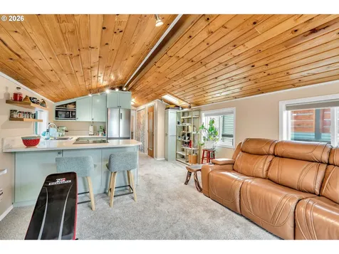 1777 N Jantzen Avenue Portland OR 97217