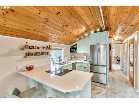 1777 N Jantzen Avenue Portland OR 97217