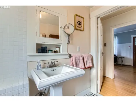 8334 N Fessenden Street Portland OR 97203