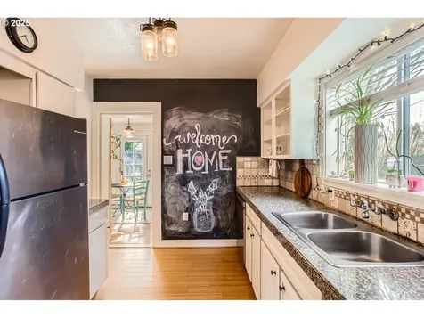 8334 N Fessenden Street Portland OR 97203