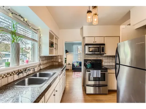 8334 N Fessenden Street Portland OR 97203