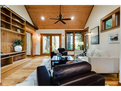 43081 Deerhorn Road Springfield OR 97478
