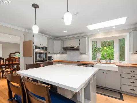 17640 Tree Top Way Lake Oswego OR 97034