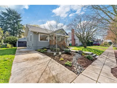 6114 SE 22nd Avenue Portland OR 97202
