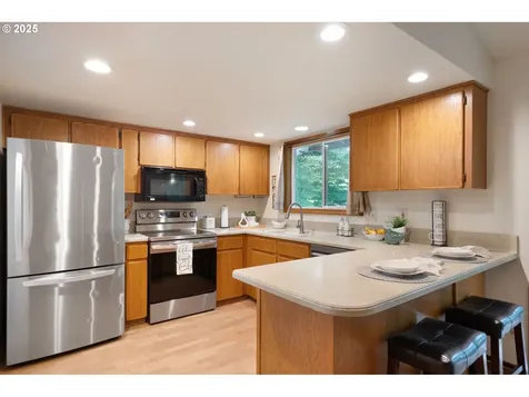 8836 SW 51st Avenue Portland OR 97219