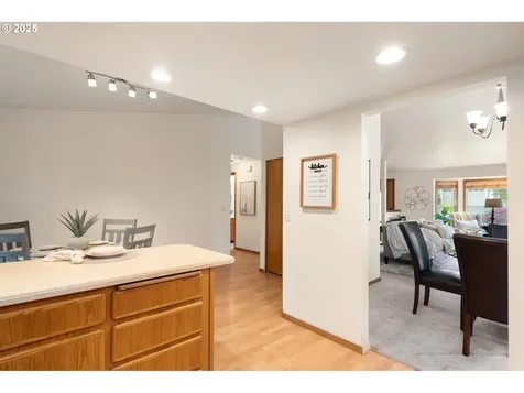 8836 SW 51st Avenue Portland OR 97219