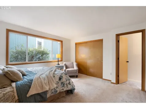 8836 SW 51st Avenue Portland OR 97219