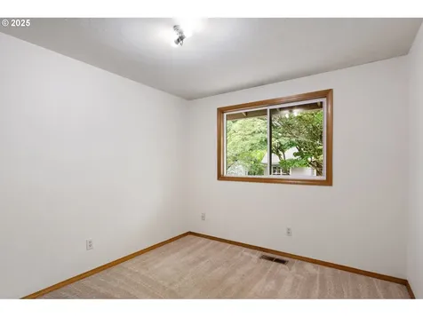 8836 SW 51st Avenue Portland OR 97219