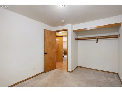 8836 SW 51st Avenue Portland OR 97219
