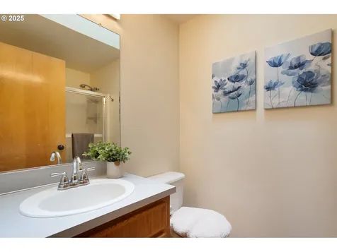8836 SW 51st Avenue Portland OR 97219