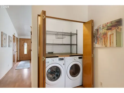 8836 SW 51st Avenue Portland OR 97219
