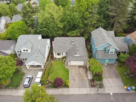 8836 SW 51st Avenue Portland OR 97219