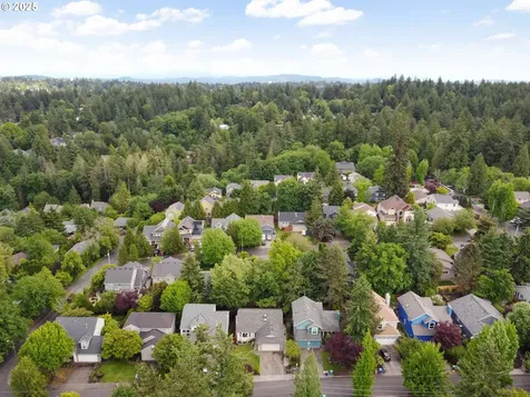8836 SW 51st Avenue Portland OR 97219