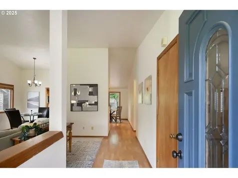 8836 SW 51st Avenue Portland OR 97219