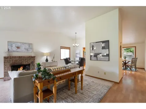 8836 SW 51st Avenue Portland OR 97219