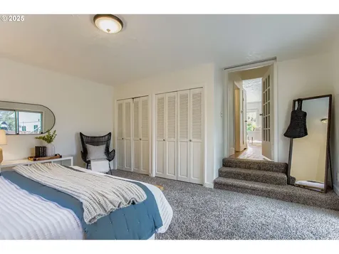 5517 SE Boise Street Portland OR 97206
