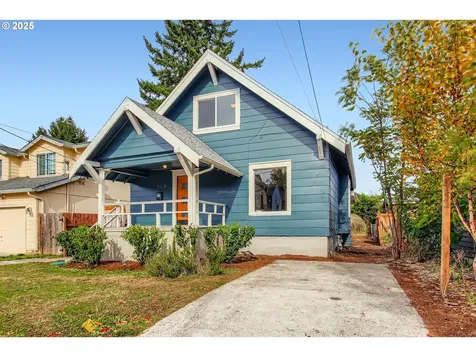 5517 SE Boise Street Portland OR 97206