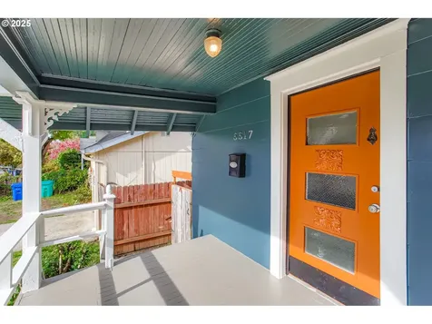 5517 SE Boise Street Portland OR 97206