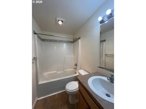 5701 NE 135th Avenue Vancouver WA 98682