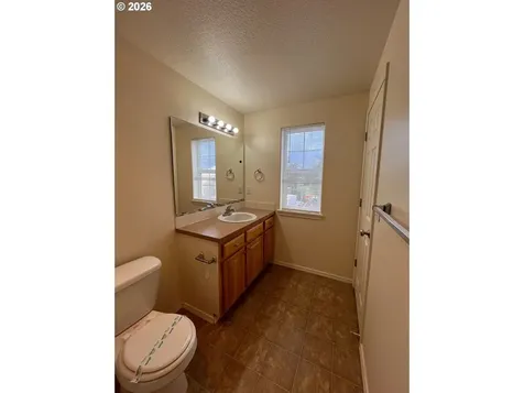 5701 NE 135th Avenue Vancouver WA 98682