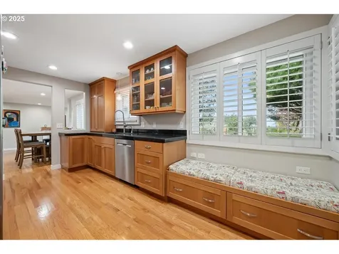 7315 SW Sylvan Court Portland OR 97225