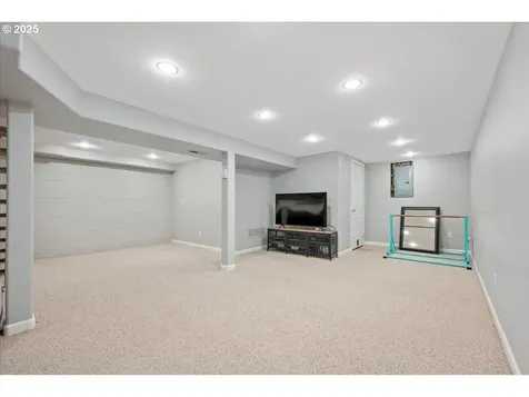 7315 SW Sylvan Court Portland OR 97225