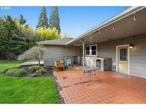 7315 SW Sylvan Court Portland OR 97225