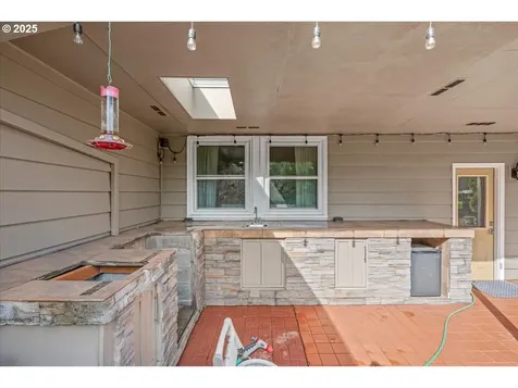 7315 SW Sylvan Court Portland OR 97225