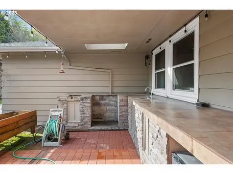 7315 SW Sylvan Court Portland OR 97225