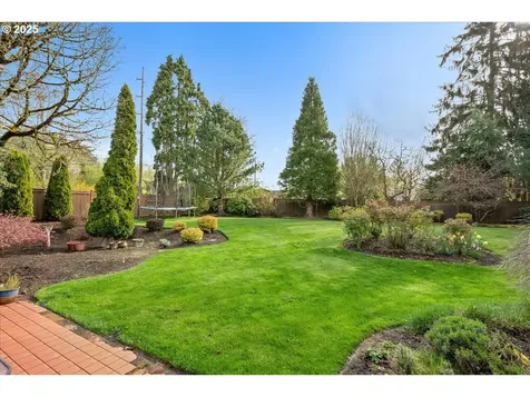 7315 SW Sylvan Court Portland OR 97225