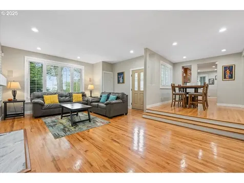 7315 SW Sylvan Court Portland OR 97225