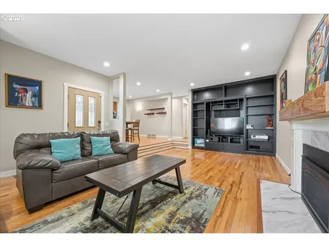 7315 SW Sylvan Court Portland OR 97225