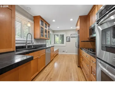7315 SW Sylvan Court Portland OR 97225