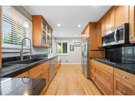 7315 SW Sylvan Court Portland OR 97225