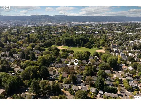 3343 NE 12th Avenue Portland OR 97212