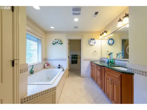 4107 NE 105th Avenue Portland OR 97220