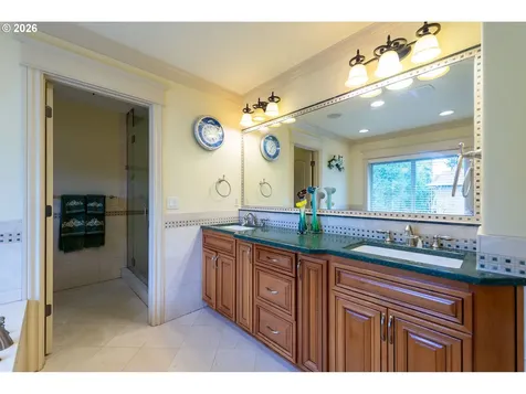 4107 NE 105th Avenue Portland OR 97220
