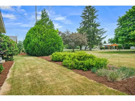 1522 Walton Way Woodburn OR 97071