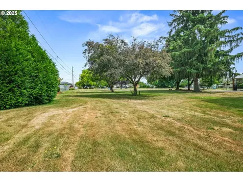 1522 Walton Way Woodburn OR 97071