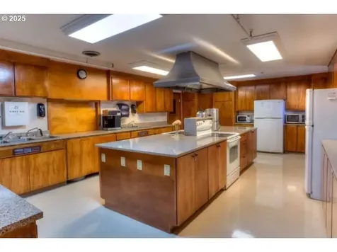 1522 Walton Way Woodburn OR 97071