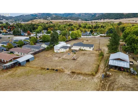 209 Dodson View Road Roseburg OR 97471