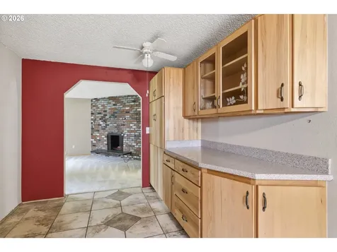 18501 SE Lincoln Street Portland OR 97233