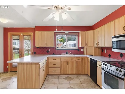 18501 SE Lincoln Street Portland OR 97233