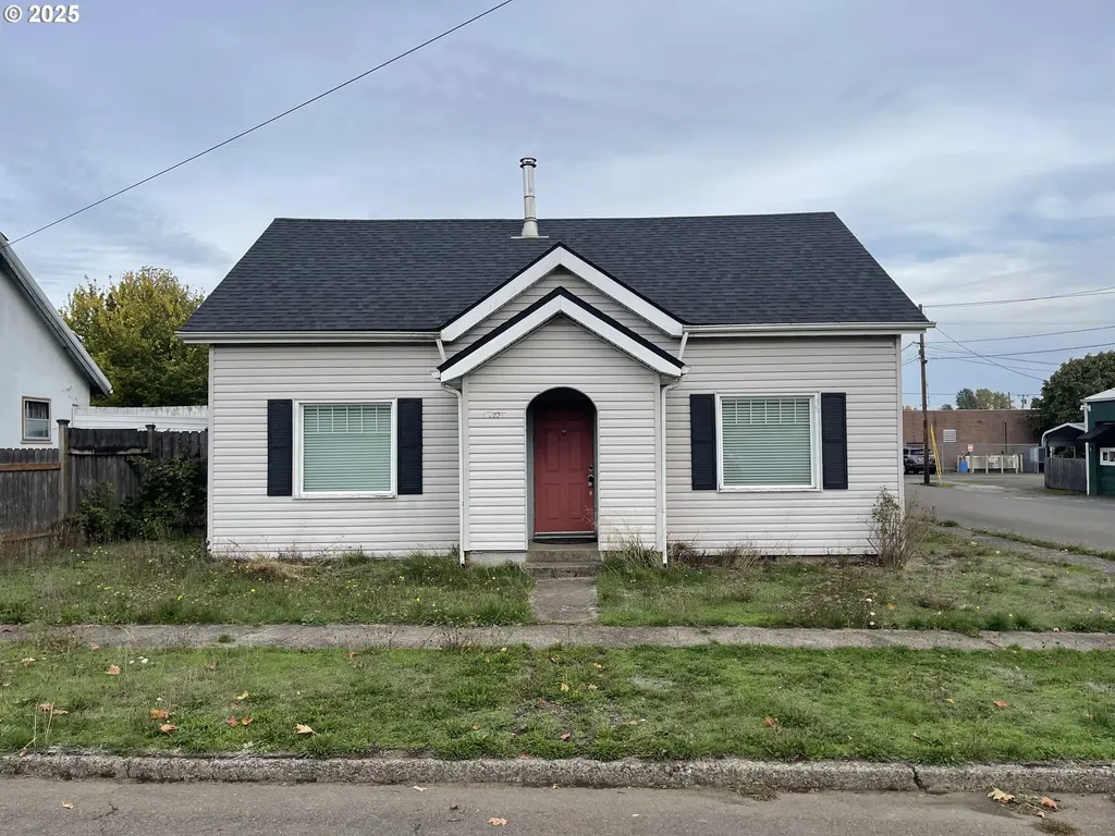 402 NE C Street Willamina OR 97396