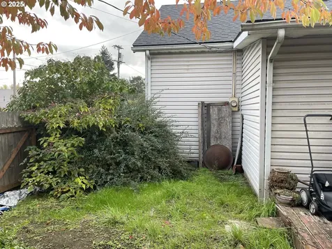 402 NE C Street Willamina OR 97396